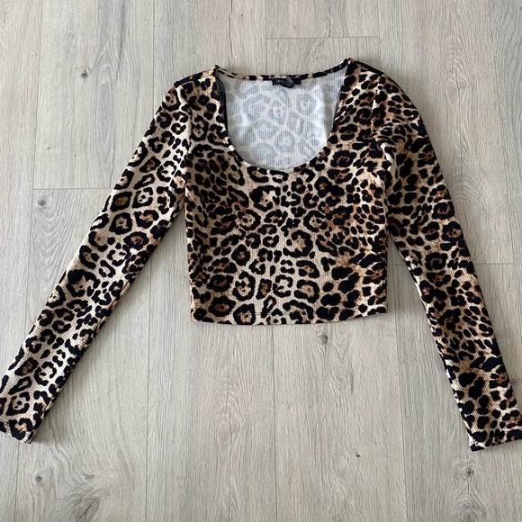 Forever 21 Tops - Forever 21 cropped top
